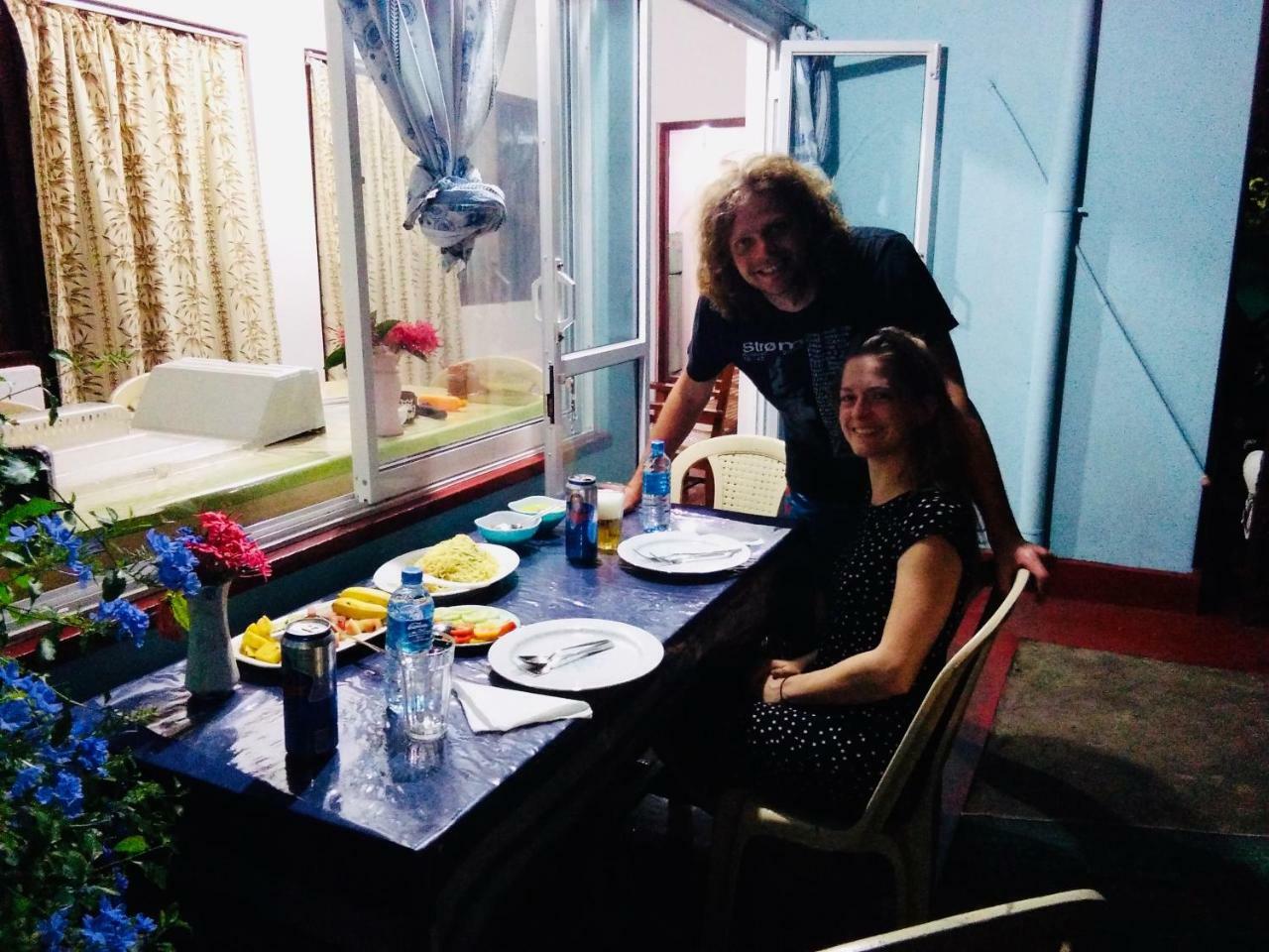 Hikkaduwa Backyard Beach Homestay Galle Ngoại thất bức ảnh