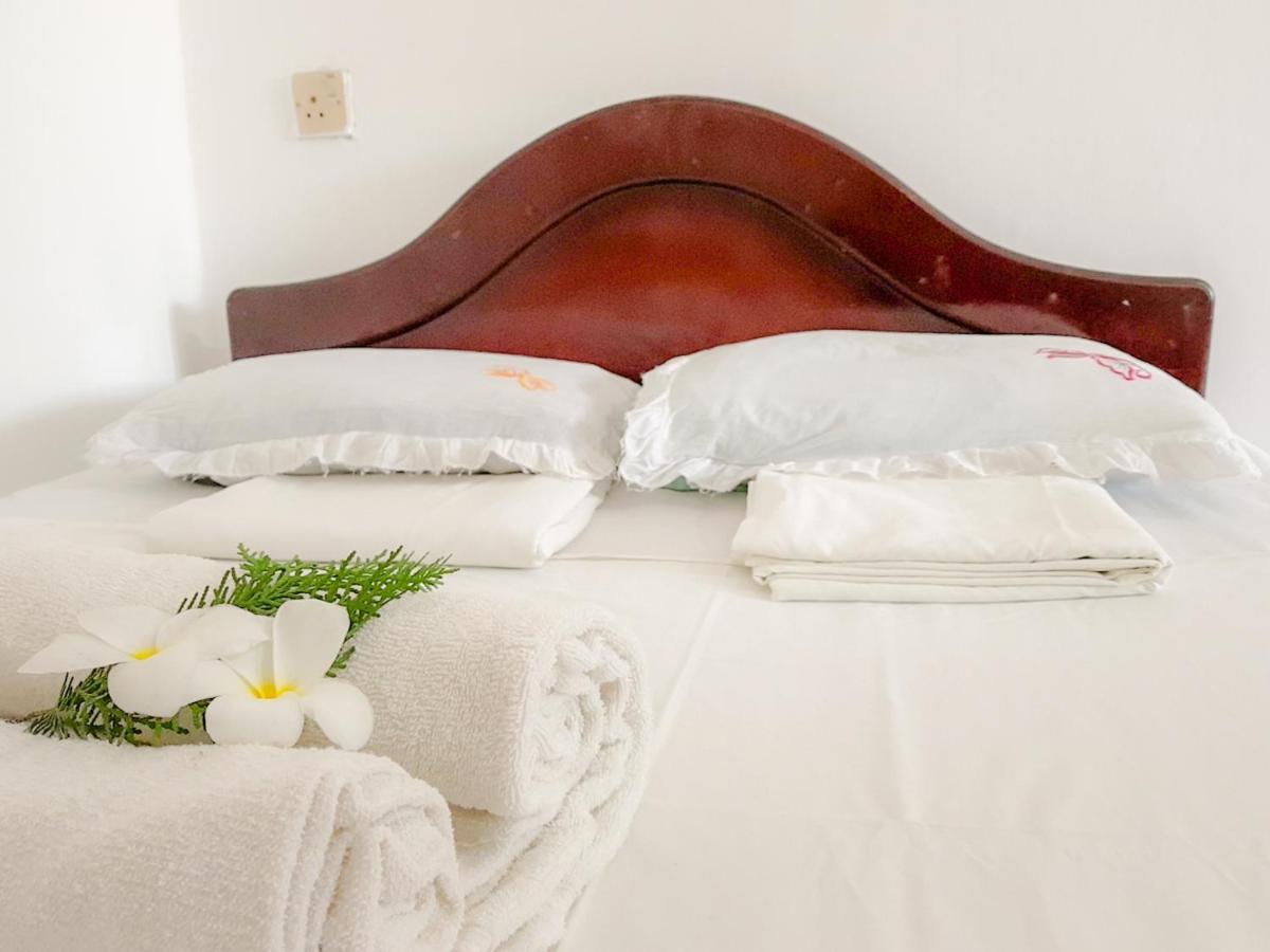 Hikkaduwa Backyard Beach Homestay Galle Ngoại thất bức ảnh