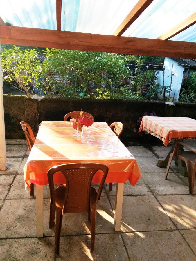 Hikkaduwa Backyard Beach Homestay Galle Ngoại thất bức ảnh
